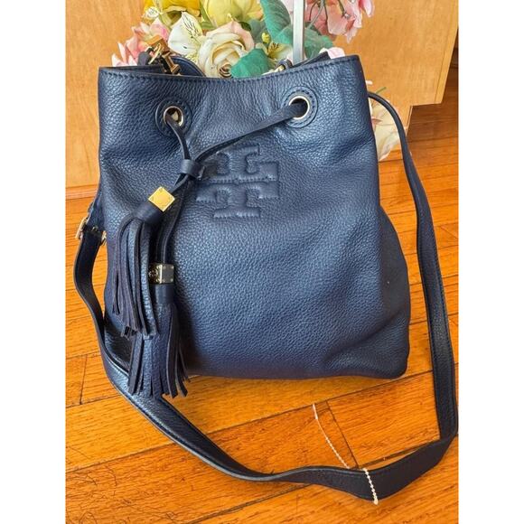 Tory Burch TASSEL Leather Bucket Bag (PU500 - Picture 1 of 11